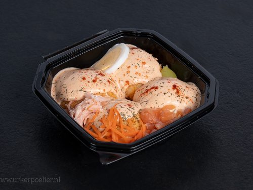 Productfoto De Urker Poelier Bakkerij Brouwer Zalmsalade (4 bollen)